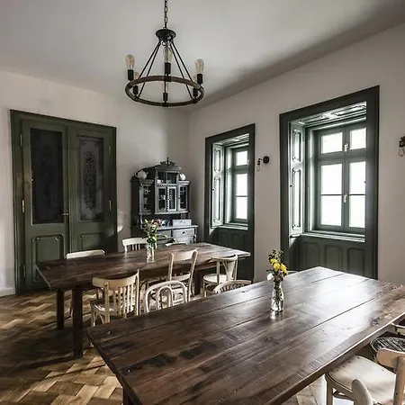 R40 Vendeghaz بيت ضيافة