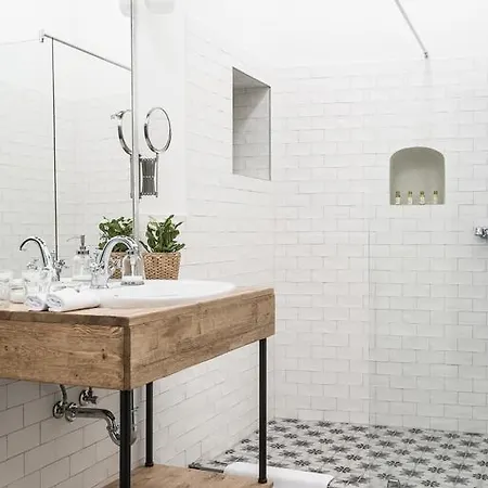 R40 Vendeghaz بيت ضيافة